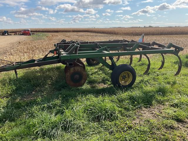 Image of John Deere 712 equipment image 3