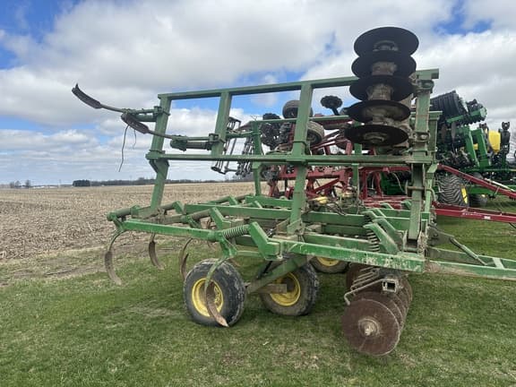 Image of John Deere 712 equipment image 2