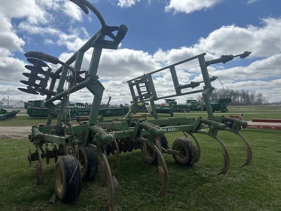 Image of John Deere 712 equipment image 4