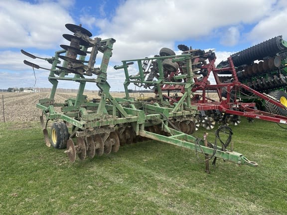 1984 John Deere 712 Equipment Image0