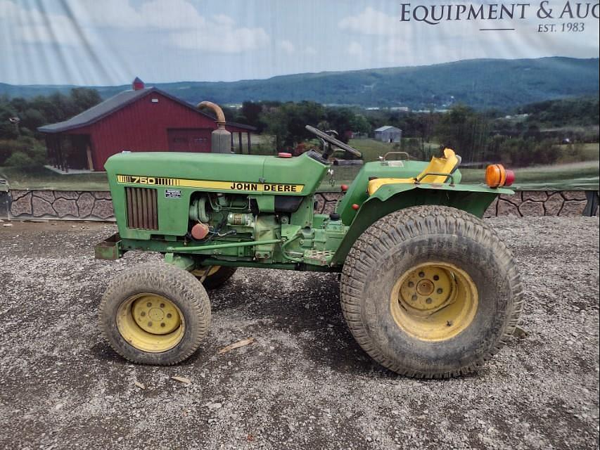Image of John Deere 750 Primary image