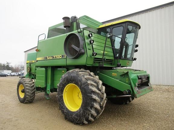 Image of John Deere 7720 equipment image 1