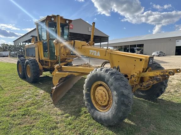 Image of John Deere 772A equipment image 4