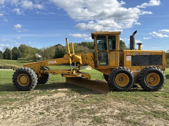 Image of John Deere 772A equipment image 2