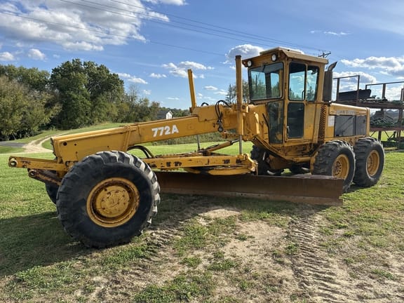 1984 John Deere 772A Equipment Image0