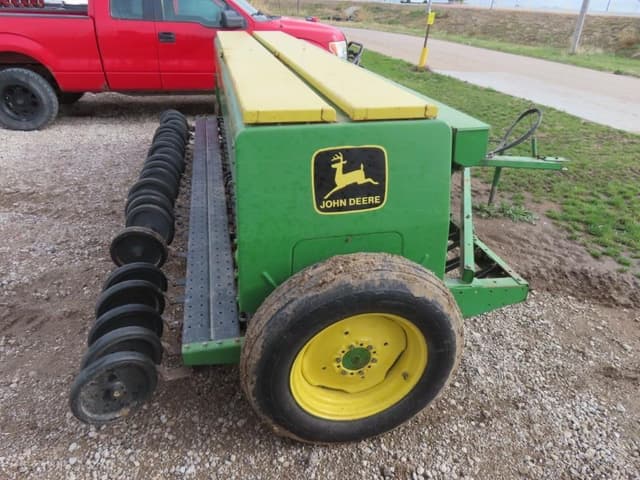 Image of John Deere 8300 equipment image 3