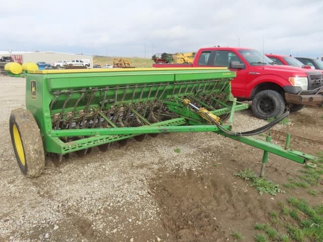 Image of John Deere 8300 equipment image 2