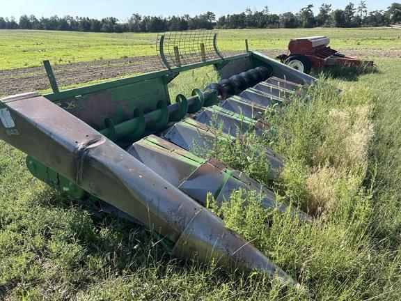 Image of John Deere 843 Primary image