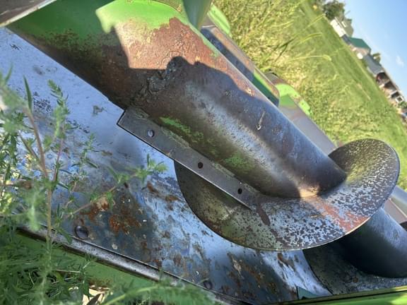 Image of John Deere 843 equipment image 4