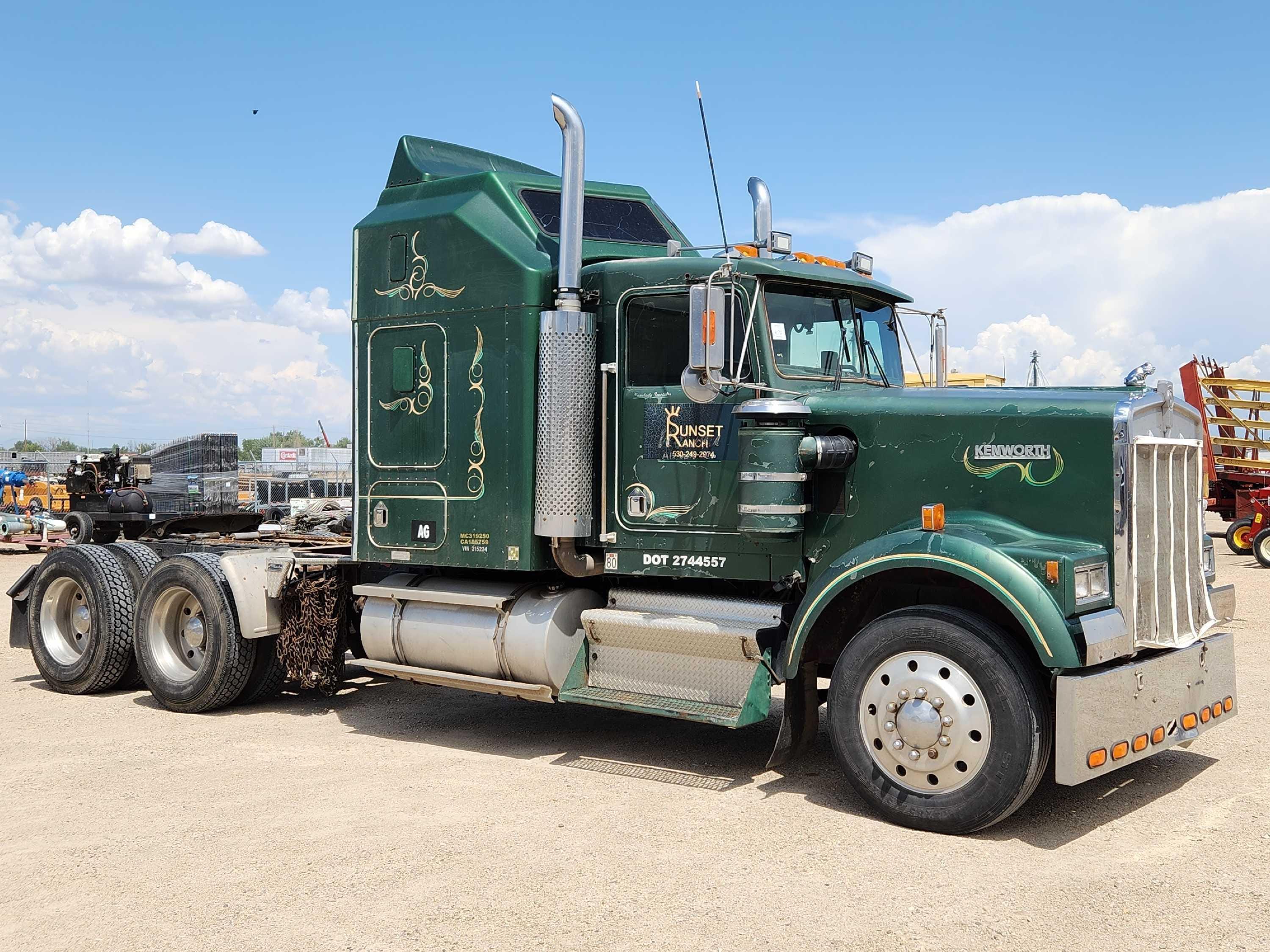 Main image Kenworth W900