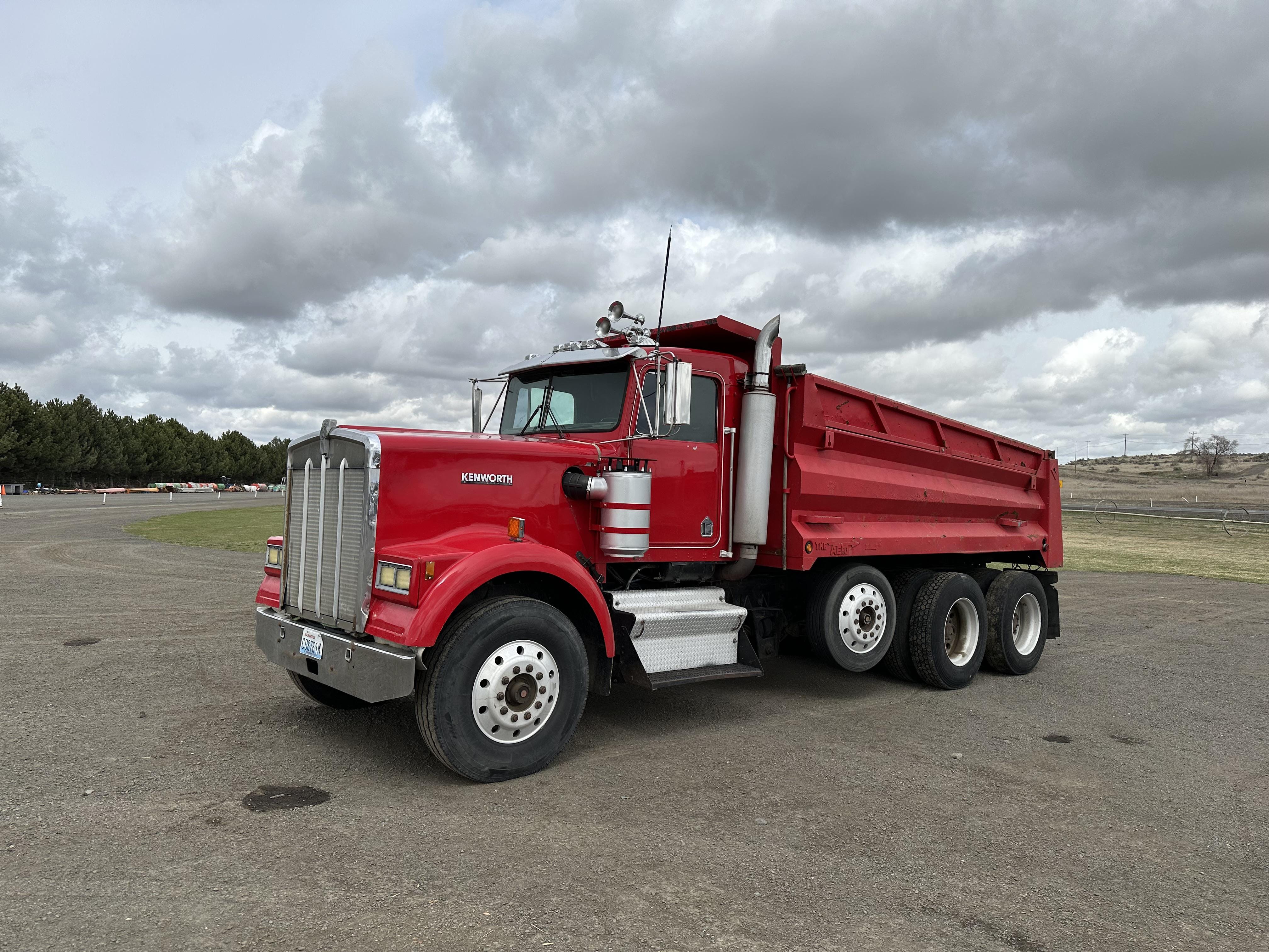 Main image Kenworth W900