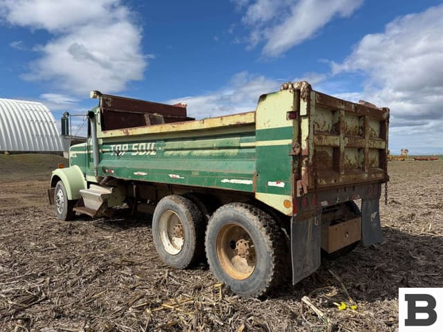 Image of Kenworth W900 equipment image 2