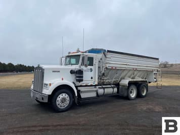 Main image Kenworth W900