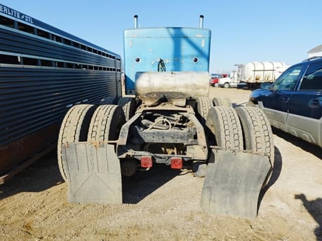 Image of Kenworth W900B equipment image 2