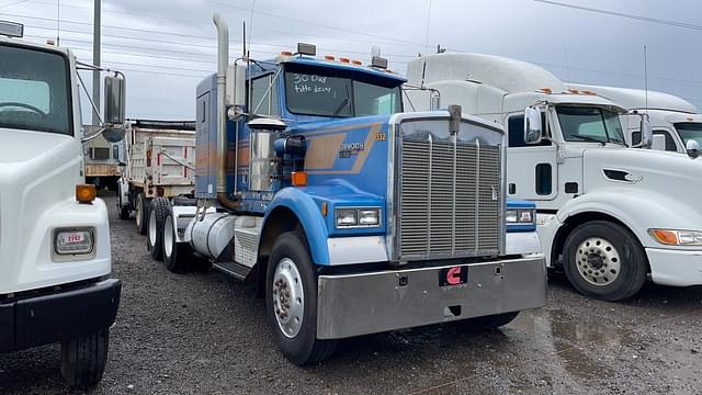 Image of Kenworth W900B equipment image 2