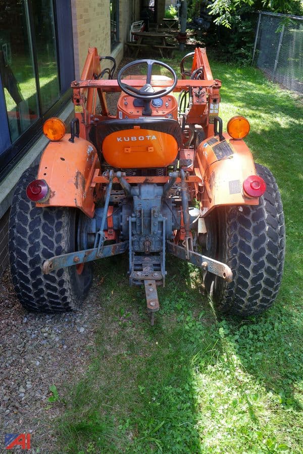 Image of Kubota L275 equipment image 3