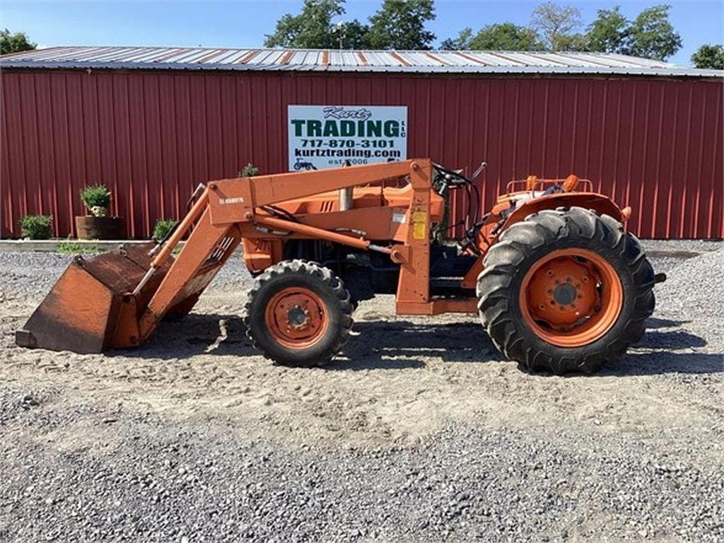 Main image Kubota L305