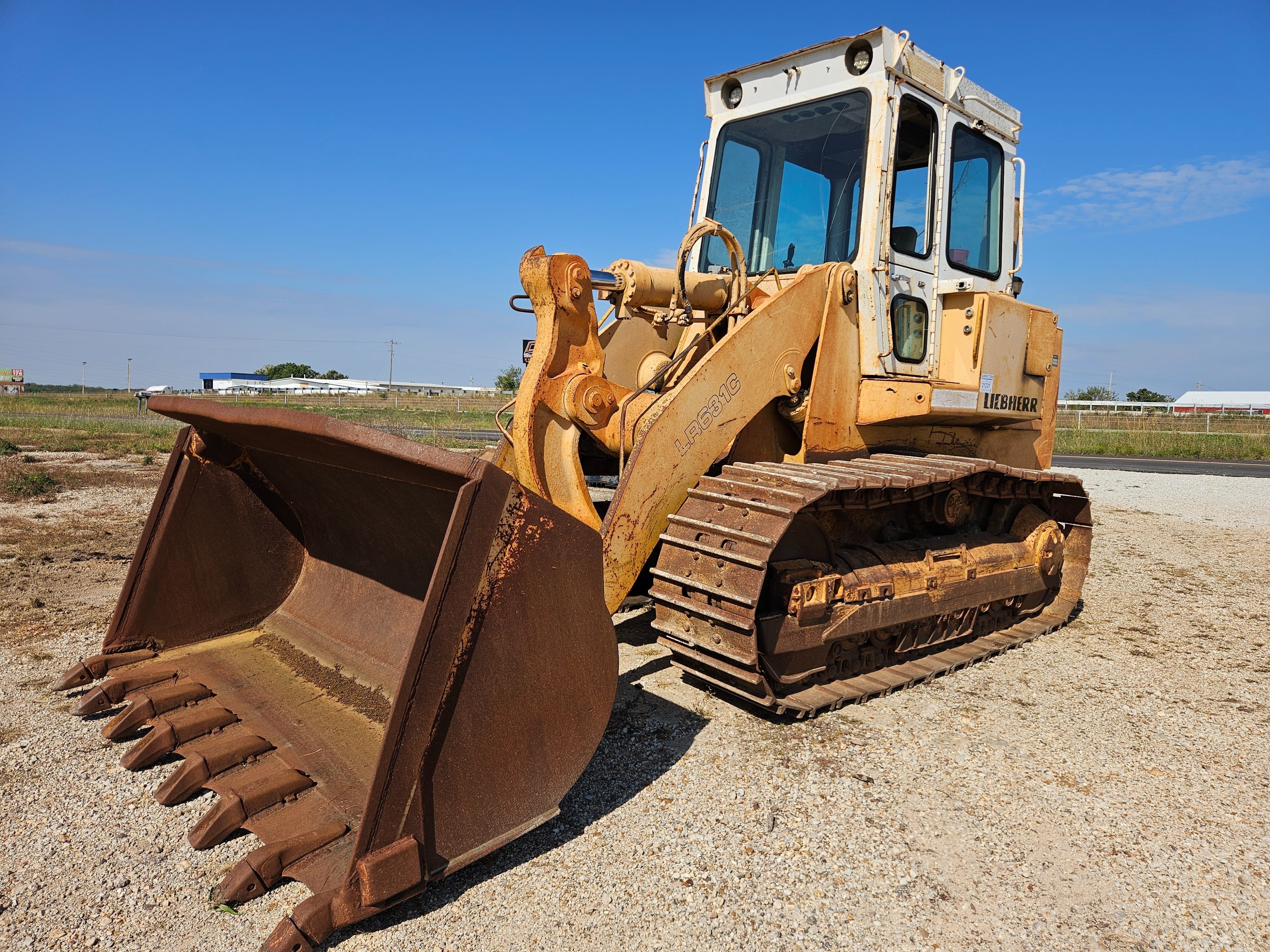 1984 Liebherr LR631C Equipment Image0