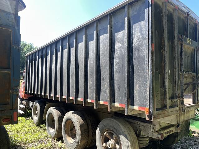 Image of Mack DM686S equipment image 4