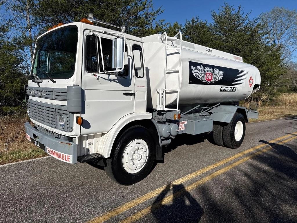 1984 Mack MS250P Equipment Image0