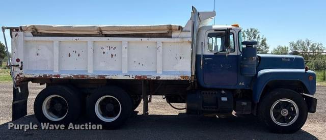 Image of Mack R686ST equipment image 3
