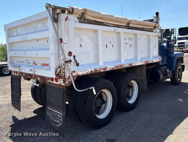 Image of Mack R686ST equipment image 4