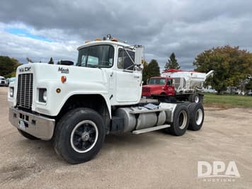 Main image Mack R686ST