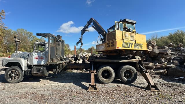 Image of Mack RD686S equipment image 4