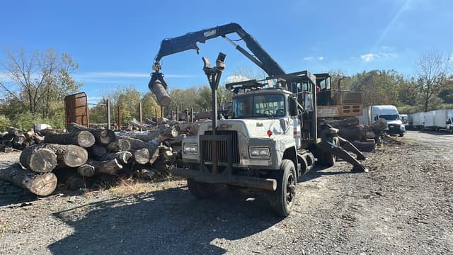 Image of Mack RD686S equipment image 3