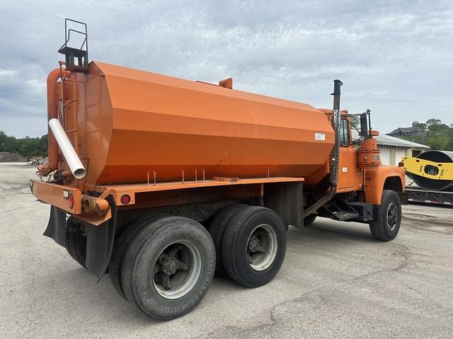 Image of Mack RD686S equipment image 4