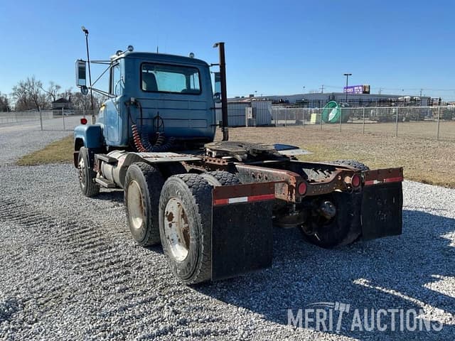 Image of Mack RS686LST equipment image 2