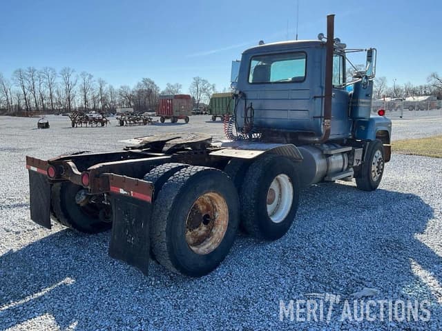 Image of Mack RS686LST equipment image 4