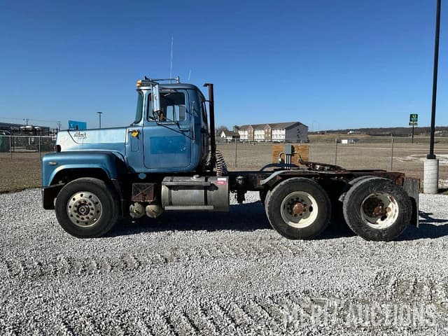 Image of Mack RS686LST equipment image 1
