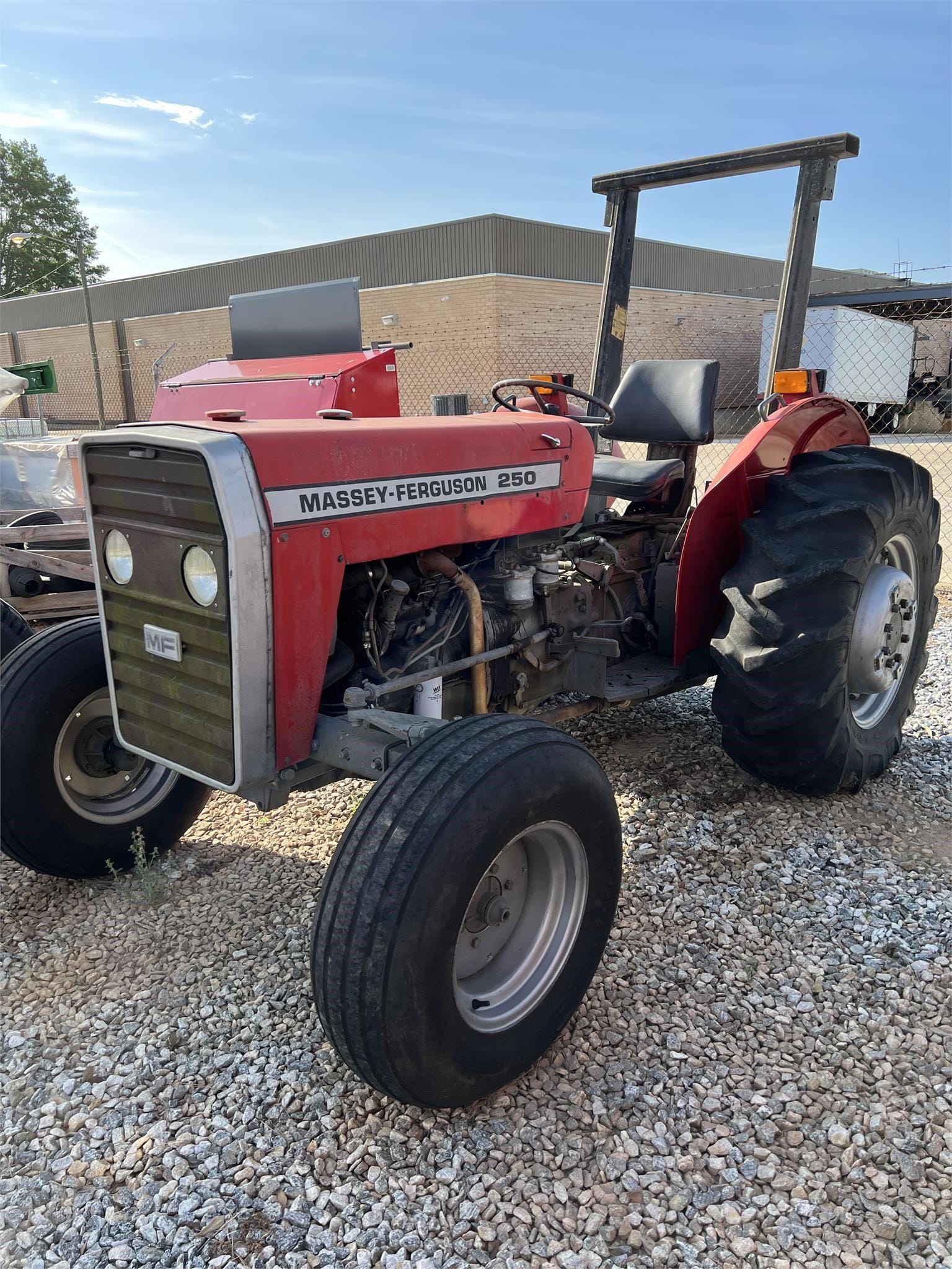 Main image Massey Ferguson 250
