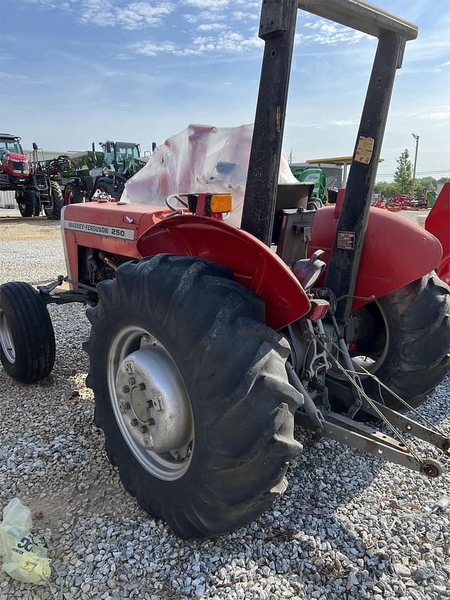 Image of Massey Ferguson 250 equipment image 2