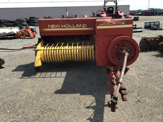 Image of New Holland Hayliner 311 equipment image 1