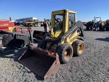 Main image New Holland L451