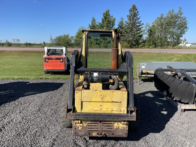 Image of New Holland L451 equipment image 3
