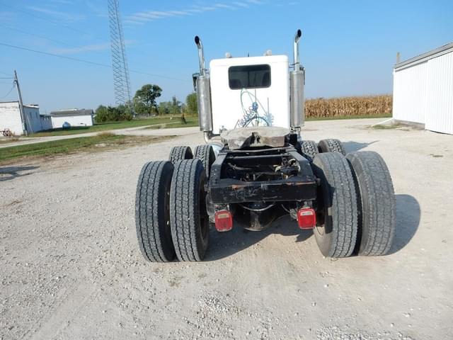 Image of Peterbilt 359 equipment image 3