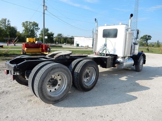 Image of Peterbilt 359 equipment image 4