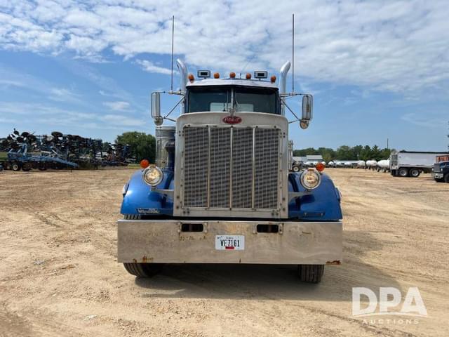 Image of Peterbilt 359 equipment image 2