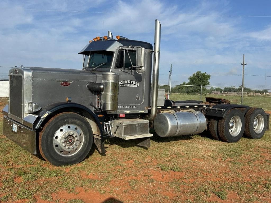 Image of Peterbilt 359 Primary image
