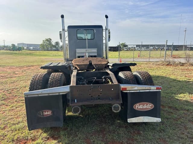 Image of Peterbilt 359 equipment image 3