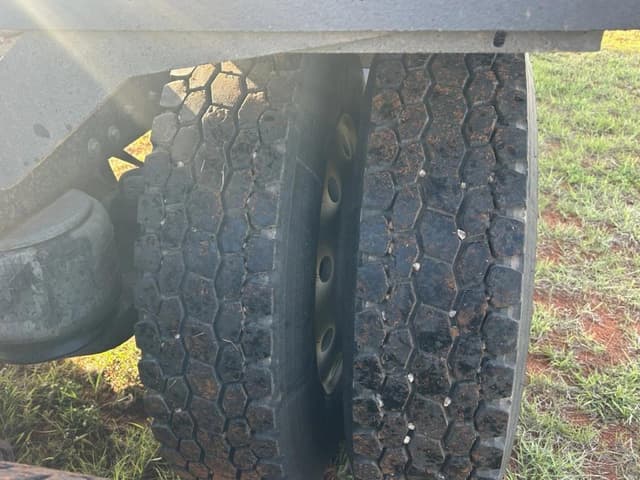 Image of Peterbilt 359 equipment image 4