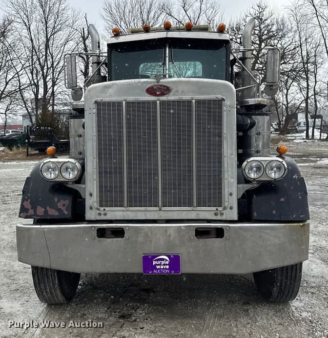 Image of Peterbilt 359 equipment image 1