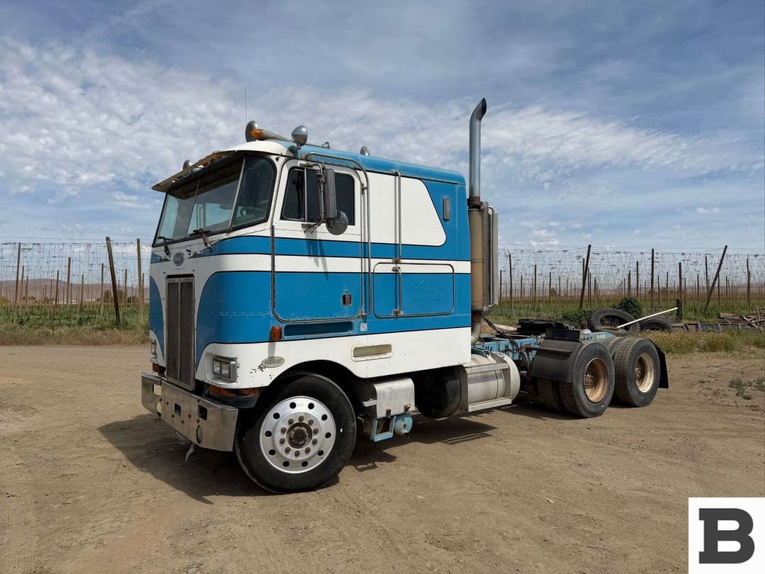 Image of Peterbilt 362 Primary image