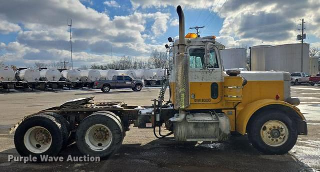 Image of Peterbilt 382 equipment image 3