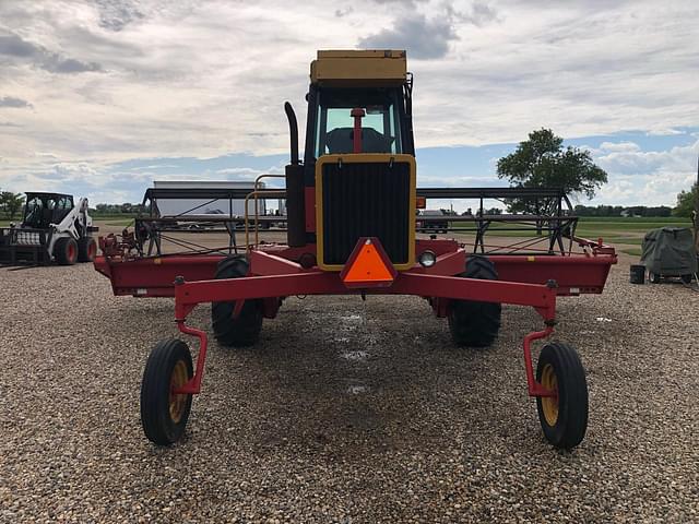 Image of Versatile 4400 equipment image 2