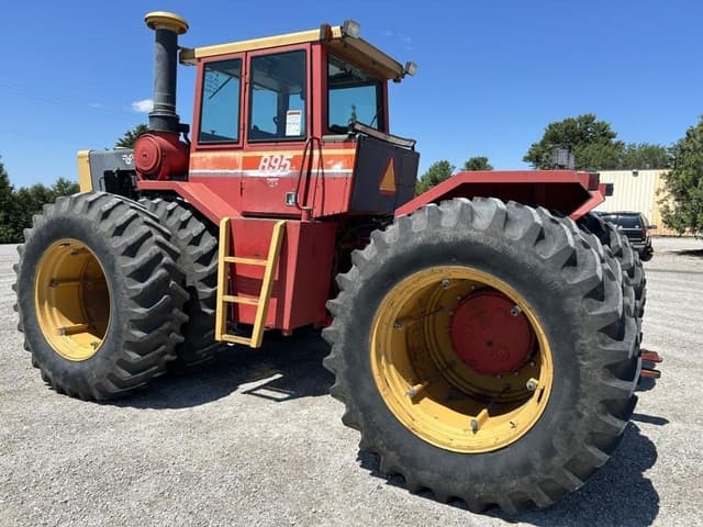 Image of Versatile 895 equipment image 4