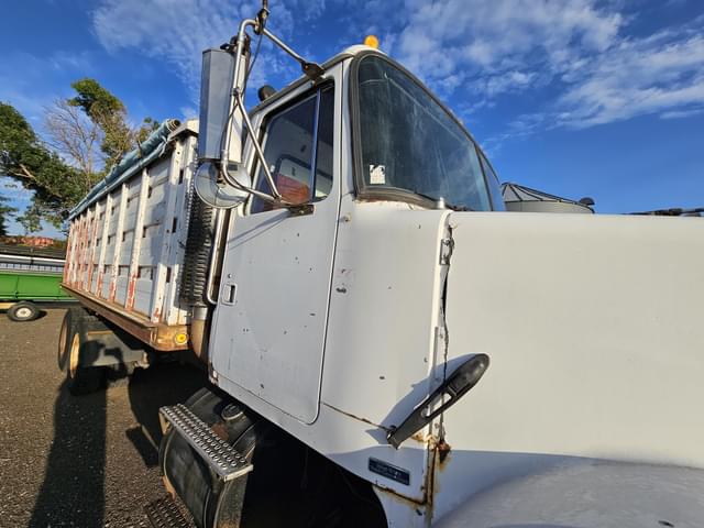 Image of Volvo WCA64T equipment image 4